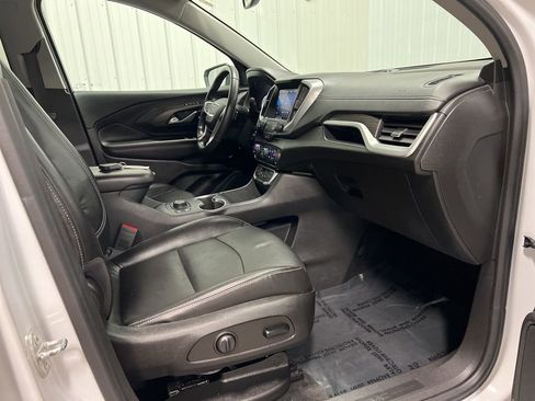 Certified 2022 GMC Terrain SLT image 8