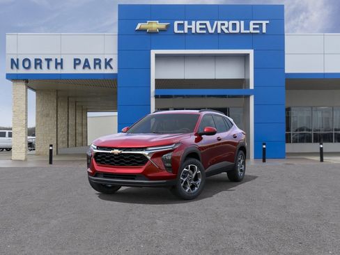 New 2026 Chevrolet Trax LT w/ LT Convenience Package FWD image 8