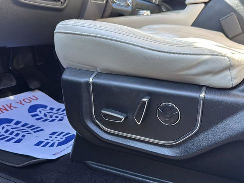 Used 2019 Ford Expedition Max Platinum image 11