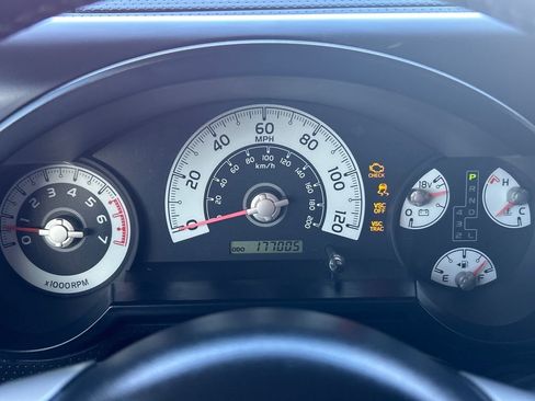 Used 2007 Toyota FJ Cruiser 4WD image 11