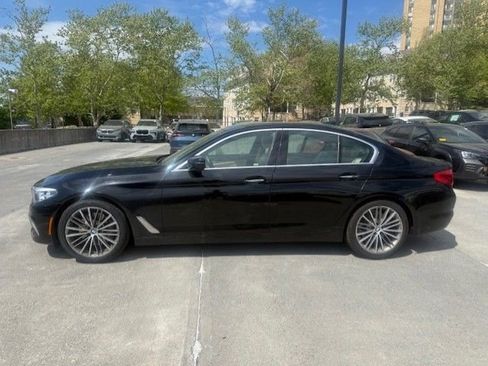 Used 2018 BMW 530i xDrive w/ Premium Package image 5