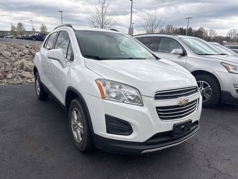 Used 2016 Chevrolet Trax LT w/ LT Convenience Package image 3