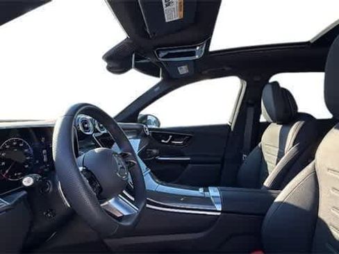 Used 2025 Mercedes-Benz GLC 350e GLC 350e image 4