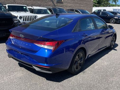 Used 2022 Hyundai Elantra SEL FWD image 4