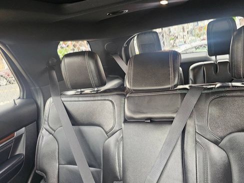 Used 2018 Ford Explorer Limited AWD/4WD image 12