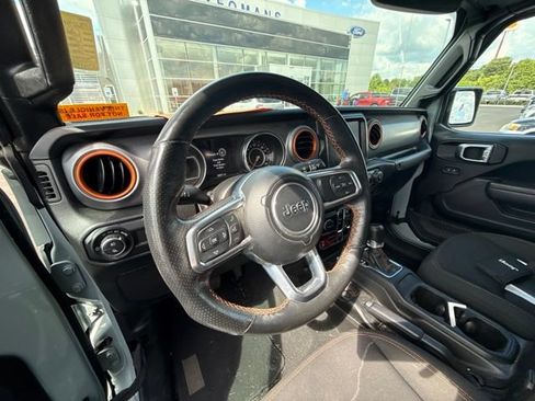 Used 2023 Jeep Gladiator Mojave AWD/4WD image 7