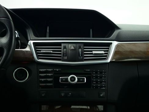 Used 2012 Mercedes-Benz E 350 4MATIC Sedan image 7