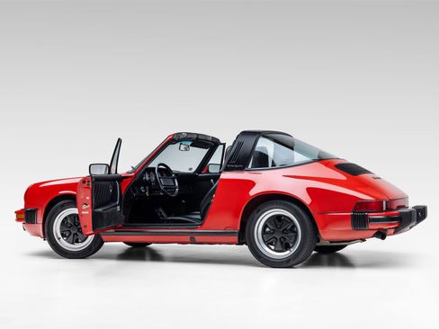 Used 1987 Porsche 911 Carrera RWD image 8