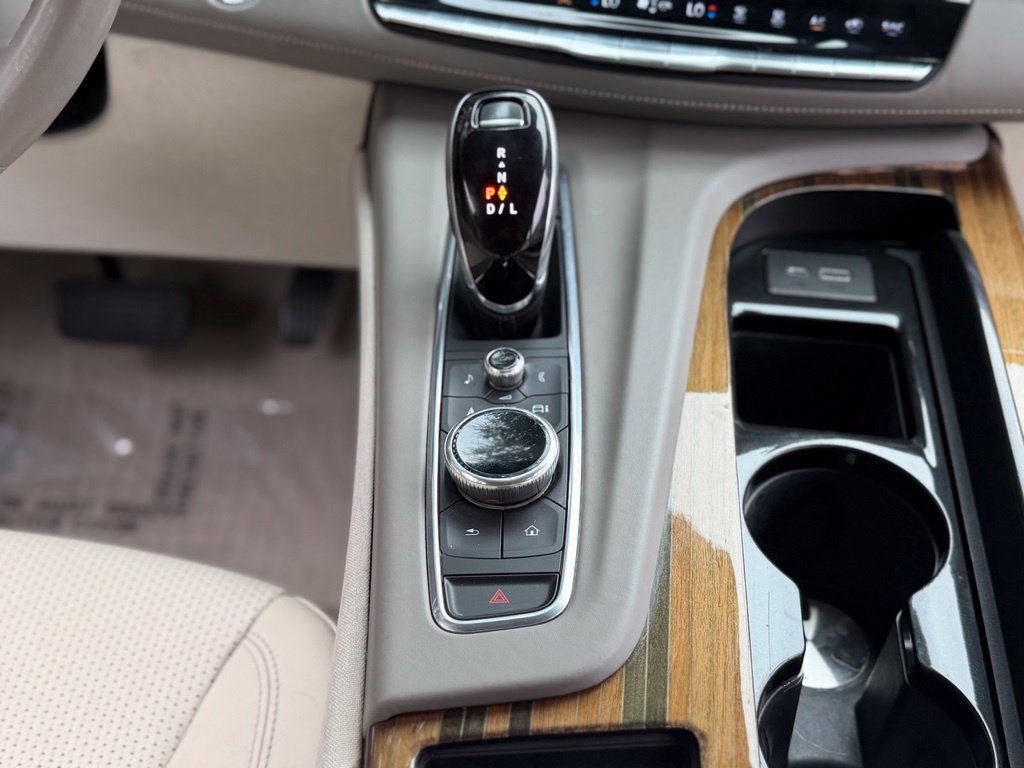 Used 2021 Cadillac Escalade Premium Luxury Platinum w/ LPO, Radiant Package AWD/4WD image 51