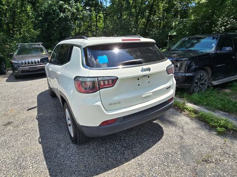 Used 2018 Jeep Compass Latitude w/ Popular Equipment Group AWD/4WD image 5