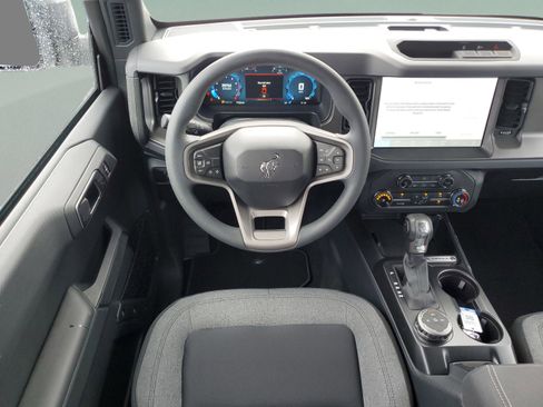 New 2025 Ford Bronco 4-Door image 15