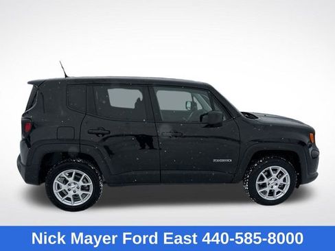 Used 2023 Jeep Renegade Latitude AWD/4WD image 9