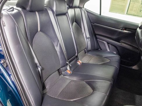 Used 2021 Toyota Camry XLE FWD image 39