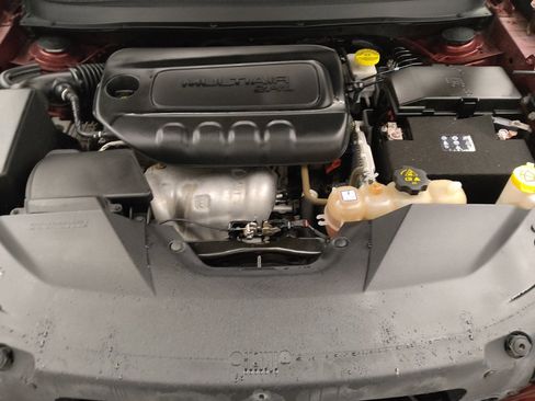 Used 2021 Jeep Cherokee Latitude Plus FWD image 30