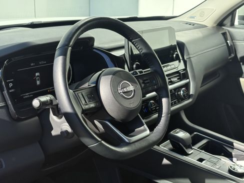 Used 2023 Nissan Pathfinder Platinum w/ Lighting Package (N93) image 17