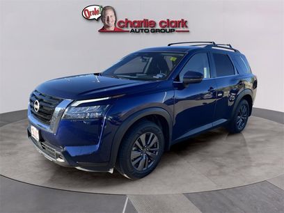Used 2024 Nissan Pathfinder SV