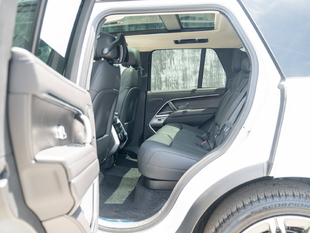 New 2026 Land Rover Range Rover SE AWD/4WD image 21