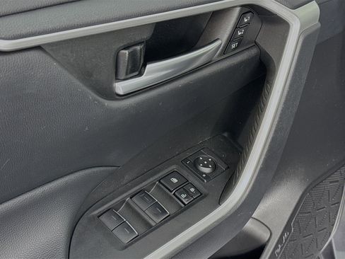 Used 2023 Toyota RAV4 XLE Premium AWD/4WD image 17
