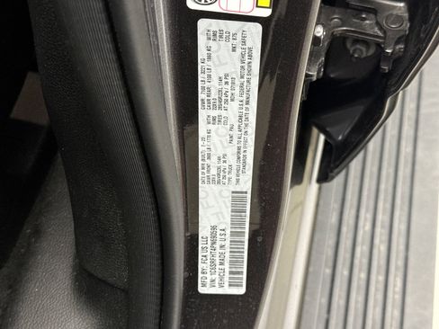 Used 2023 RAM 1500 Limited AWD/4WD image 11