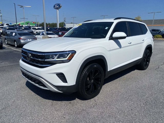 Used 2023 Volkswagen Atlas SE w/ Black Wheel Package FWD image 3