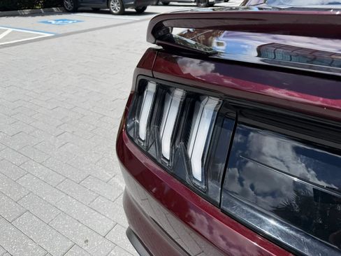 Used 2018 Ford Mustang GT Premium w/ GT Performance Package RWD image 15