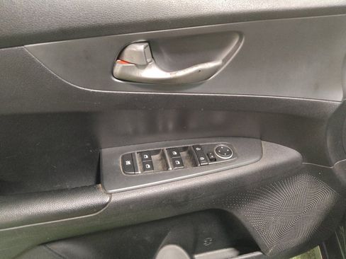 Used 2019 Kia Forte LXS image 27