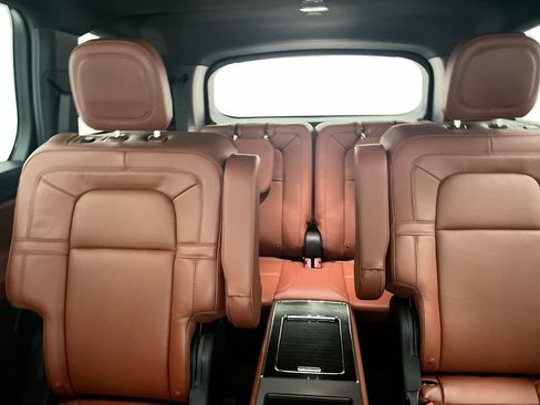 Used 2025 Lincoln Aviator Reserve w/ Equipment Group 201A AWD/4WD image 26
