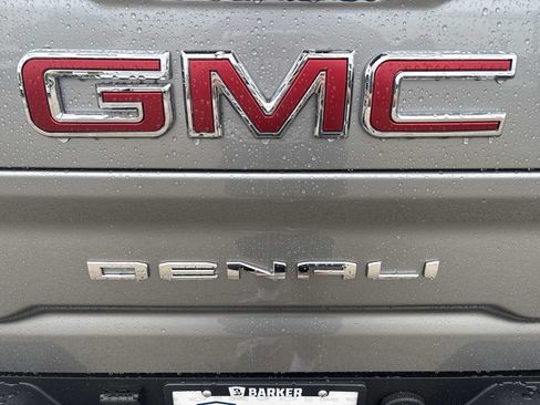 New 2026 GMC Sierra 2500 Denali w/ Denali Reserve Package AWD/4WD image 34