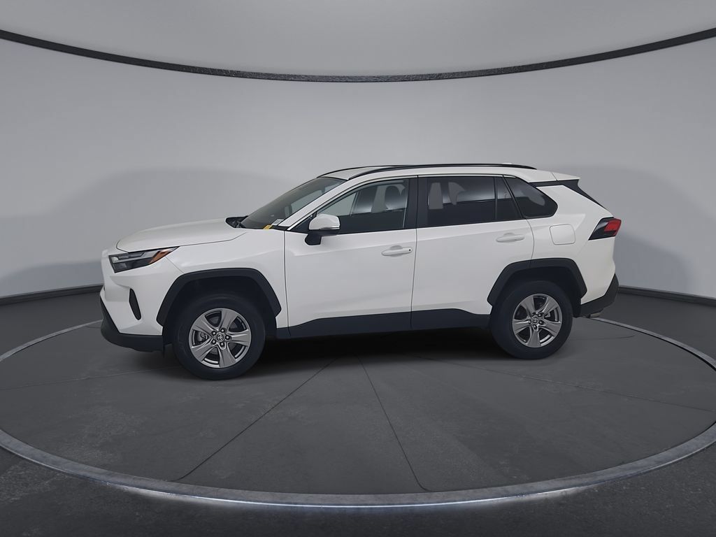 Used 2025 Toyota RAV4 XLE AWD/4WD image 8