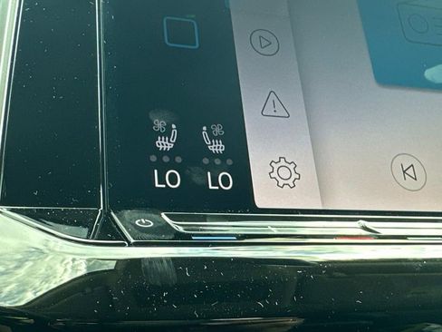 New 2025 Volkswagen Atlas SE AWD/4WD image 26