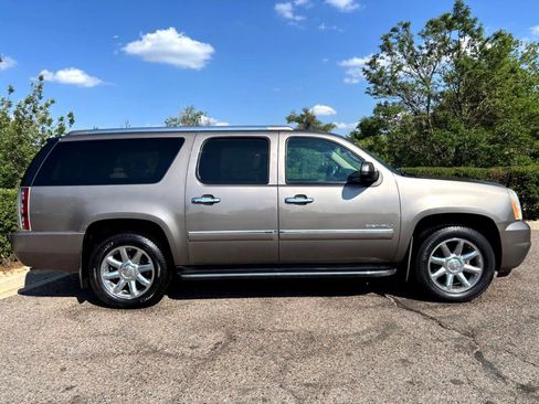 Used 2012 GMC Yukon XL Denali AWD/4WD image 5