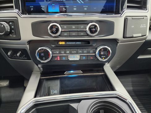 Used 2022 Ford F350 Lariat image 16