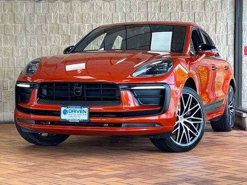 Used 2023 Porsche Macan AWD/4WD image 2
