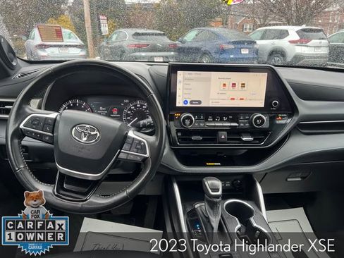 Used 2023 Toyota Highlander XSE image 19