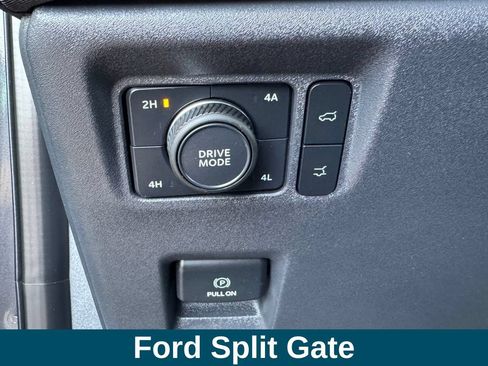 Used 2025 Ford Expedition Active AWD/4WD image 16