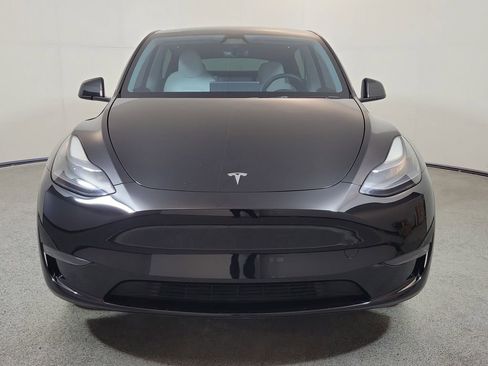 Used 2024 Tesla Model Y Long Range RWD image 2
