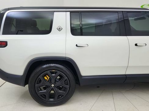 Used 2024 Rivian R1S Adventure AWD/4WD image 12
