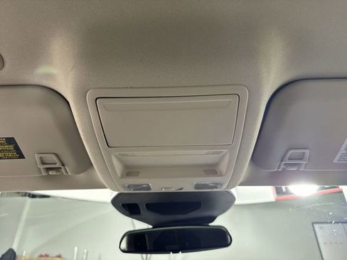 Used 2020 Ford Escape SE image 9