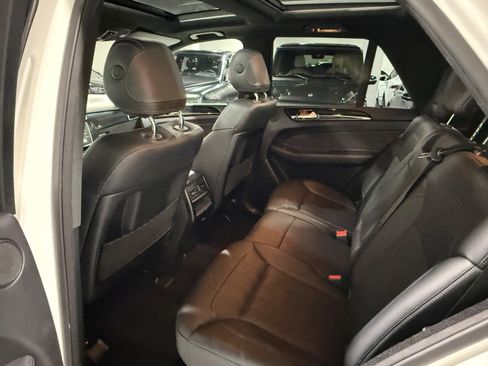 Used 2019 Mercedes-Benz GLE 400 4MATIC image 40