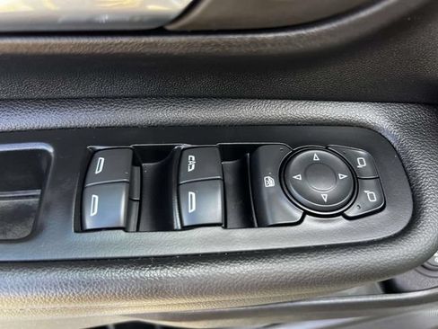 Used 2023 GMC Terrain SLT AWD/4WD image 19