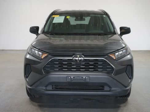 Used 2021 Toyota RAV4 LE image 2