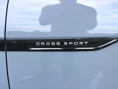 Used 2025 Volkswagen Atlas Cross Sport SEL R-Line AWD/4WD image 6