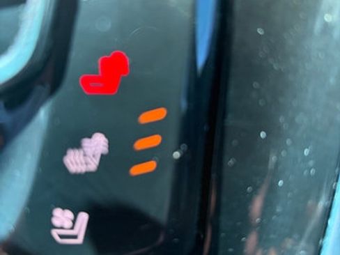 Used 2018 Cadillac Escalade Luxury w/ LPO, Radiant Package image 23