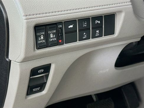 Used 2018 Honda Odyssey Elite image 31