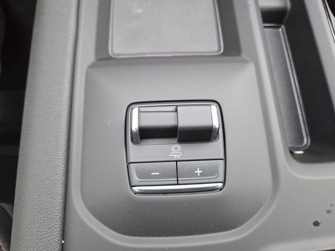 New 2026 GMC Sierra 2500 AT4 w/ AT4 Premium Plus Package AWD/4WD image 12