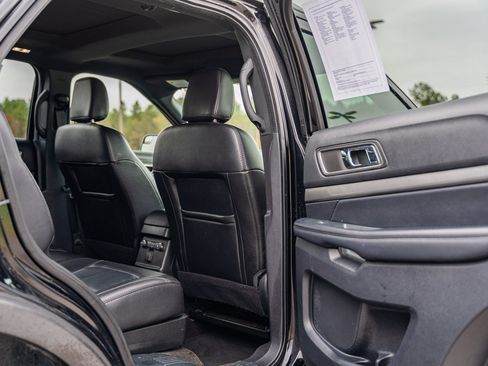 Certified 2018 Ford Explorer XLT w/ Equipment Group 202A image 13