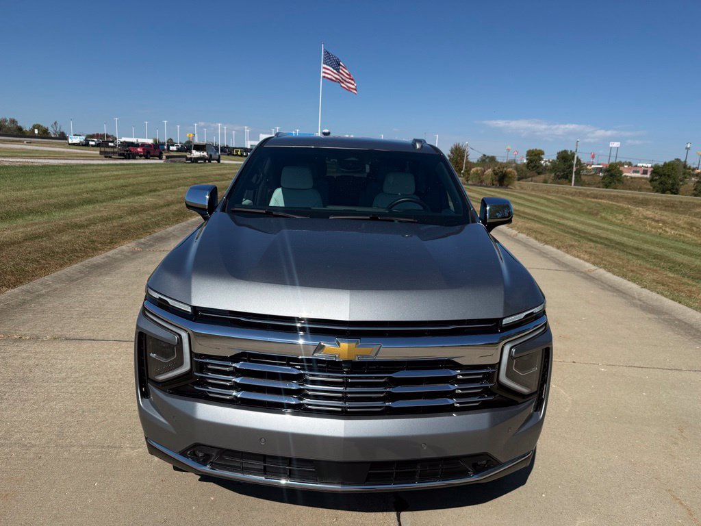 Used 2026 Chevrolet Suburban Premier AWD/4WD image 14