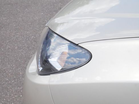 Used 2009 Hyundai Elantra GLS FWD image 16