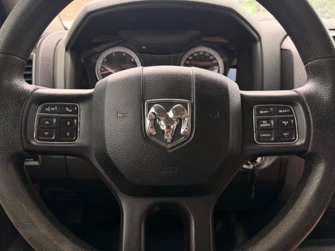 Used 2017 RAM 1500 Tradesman w/ Chrome Appearance Group RWD image 11