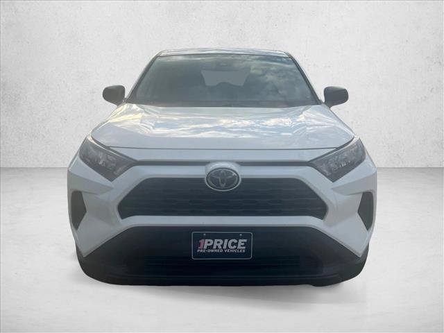 Used 2022 Toyota RAV4 LE FWD image 3